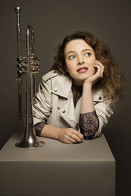 Lucienne-Renaudin-Vary---Warner-classic-©-Simon-Fowler